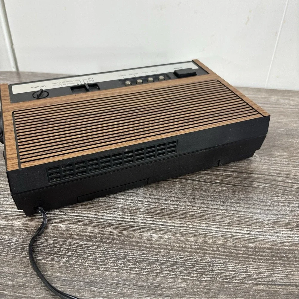 GE AM/FM Alarm Clock Radio Model 7-4633D General‎ Electric